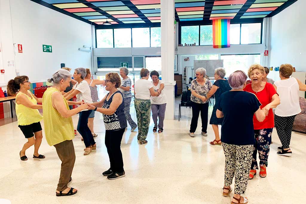 Ball per a la gent gran a la Fundació Marianao